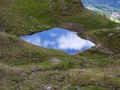 33 Piccolo lago lungo il sentiero che ci portera' alla Baita di Sasna